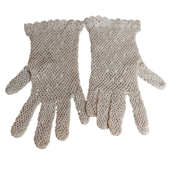 Vintage Ivory Cream Victorian Crochet Lacey Mesh Wrist Length Feminine Gloves - Picture 16 of 16